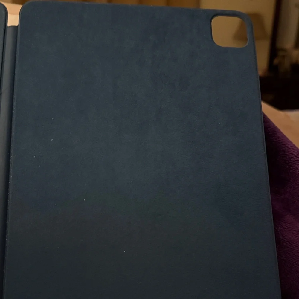 Apple iPad Pro Smart Folio - Navy - Picture 3 of 5